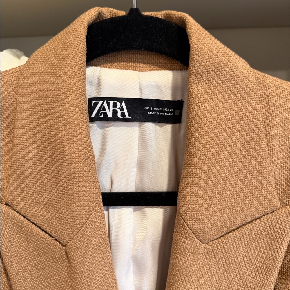 Zara Women's Camel Double-Breasted Blazer - Picture 2 of 4